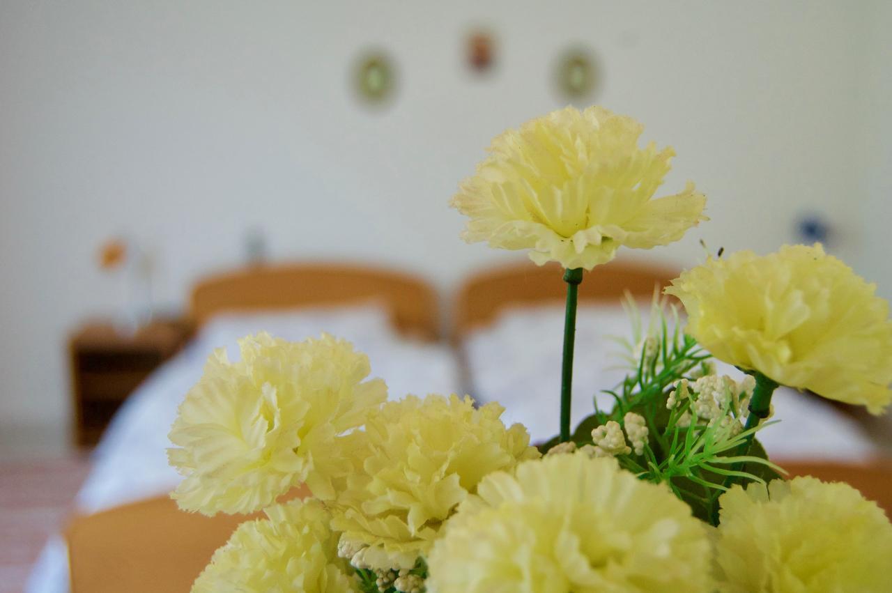 Apartments Petricevic ฮวาร์ ภายนอก รูปภาพ
